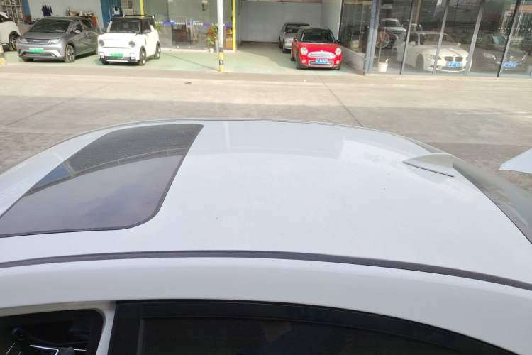 Used Geely Auto Emgrand 2017 Sedan Million Edition 1.5L CVT Upward Version
