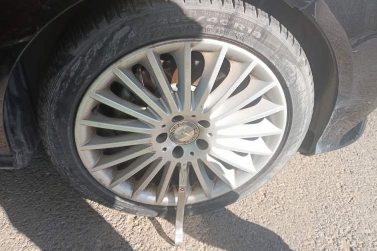 Used Mercedes-Benz E-Class 2015 E 260 L
