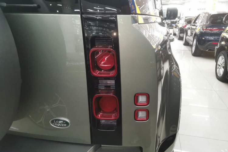 Used Land Rover Defender 2024 110 3.0T P400 X-DYNAMIC HSE
