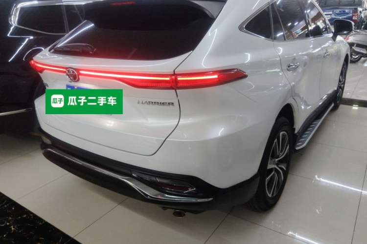 Used Toyota Harrier 2022 2.0L CVT Two-Wheel Drive Deluxe Edition
