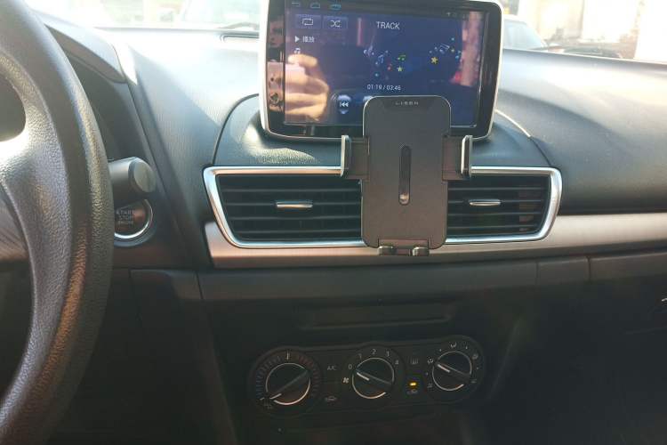 Used Mazda Mazda 3 Axela 2016 Sedan 1.5L Automatic Comfort Model
