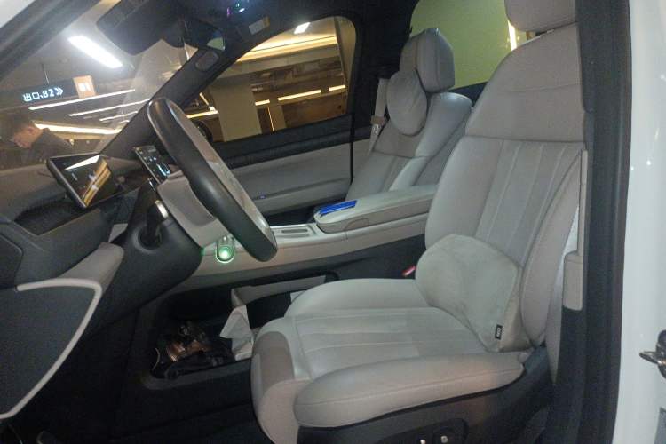 Used Nio ES8 2023 75 kWh Executive Edition