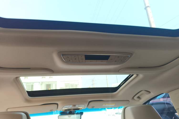 Used Buick GL8 2022 ES Land Cruiser 653T Luxury Model
