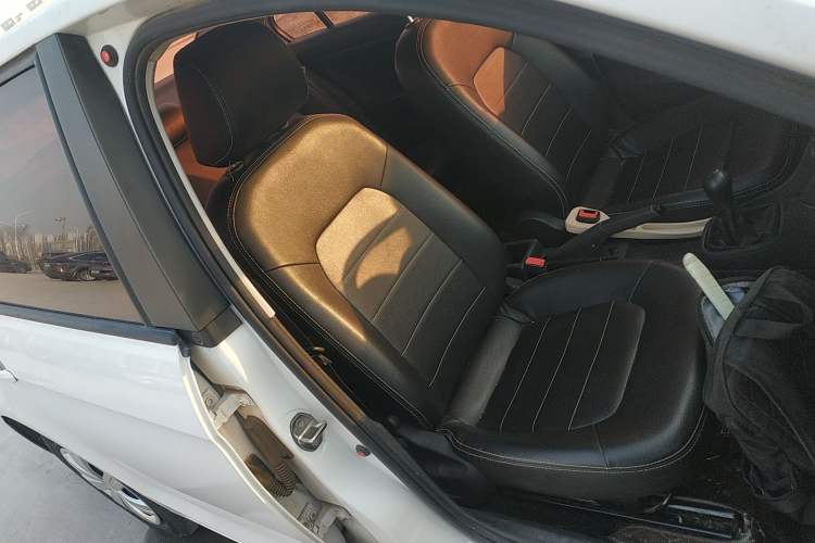 Used Volkswagen Jetta 2015 Value Edition 1.6L Manual Fashionable Style
