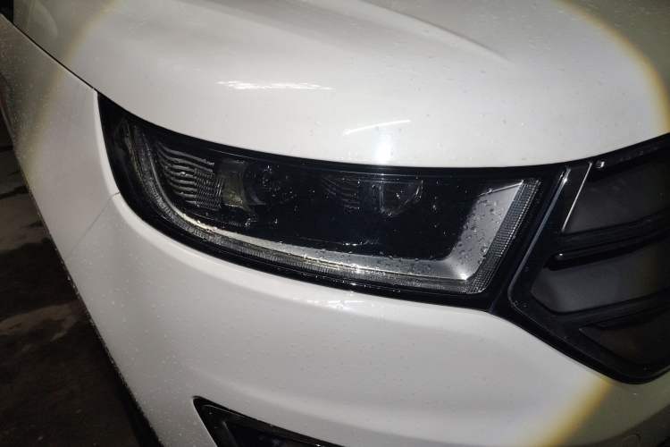 Used Ford Edge 2015 2.0T GTDi Two-Wheel-Drive High-Line Version