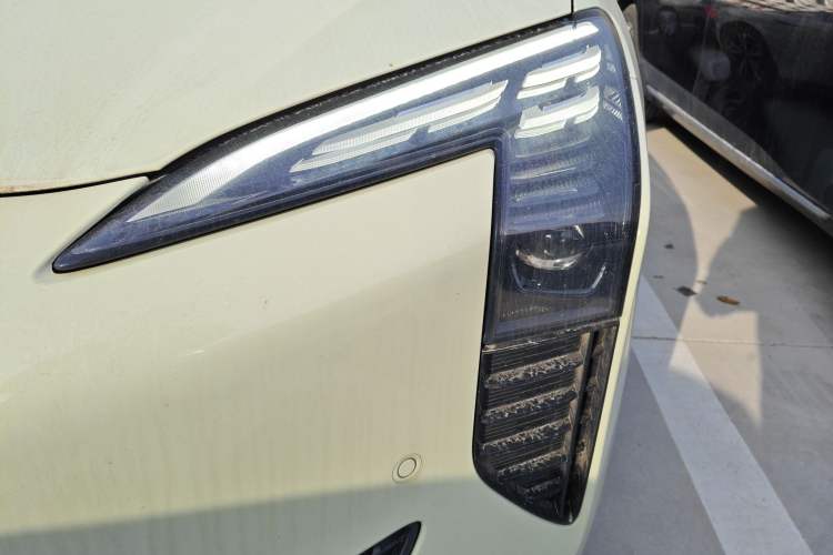 Used Hongqi EH7 2024 690 Pro
