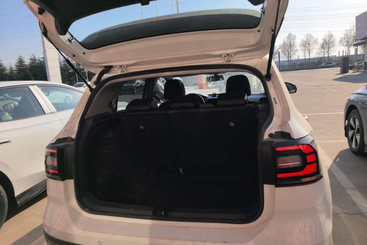 Used Volkswagen Tacqua 2023 200TSI DSG Joy-Connect Edition
