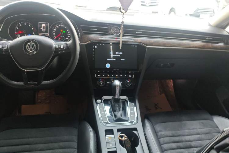 Used Volkswagen Magotan 2018 330TSI DSG Luxury Model
