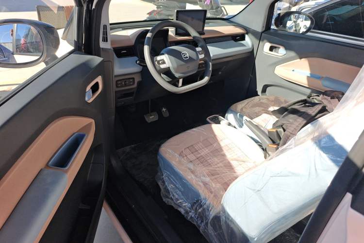 Used Chery QQ Ice Cream 2024 Edition Youth Version 205km Sundae