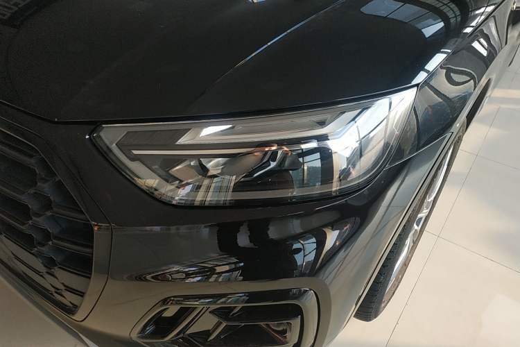 Used Audi Q5L 2022 40T Fashionable and Dynamic Model
