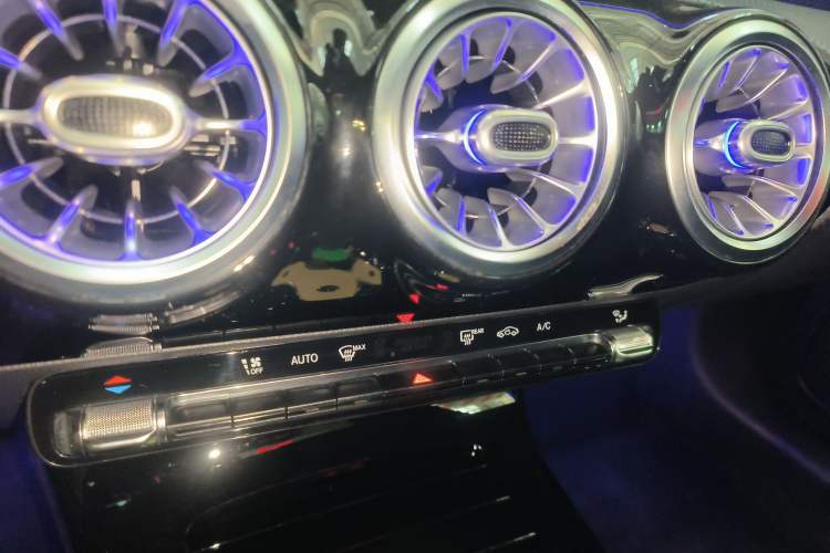 Used Mercedes-Benz A-Class 2020 Restyled A 200 L Sport Sedan Fashion Version