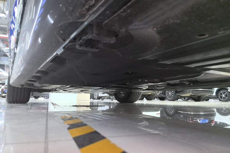 Used Mercedes-Benz E-Class 2025-Year Facelift E 260 L
