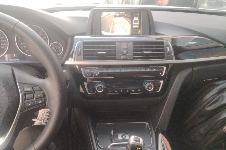 Used BMW 3 Series 2017 320Li Fashion Model
