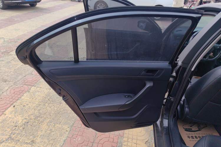 Used Volkswagen Santana 2016 1.6L Automatic Fashion Edition
