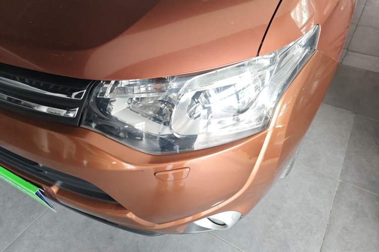 Used Mitsubishi Outlander 2013 2.4L 4x4 Luxury Navigation Edition 5 Seats
