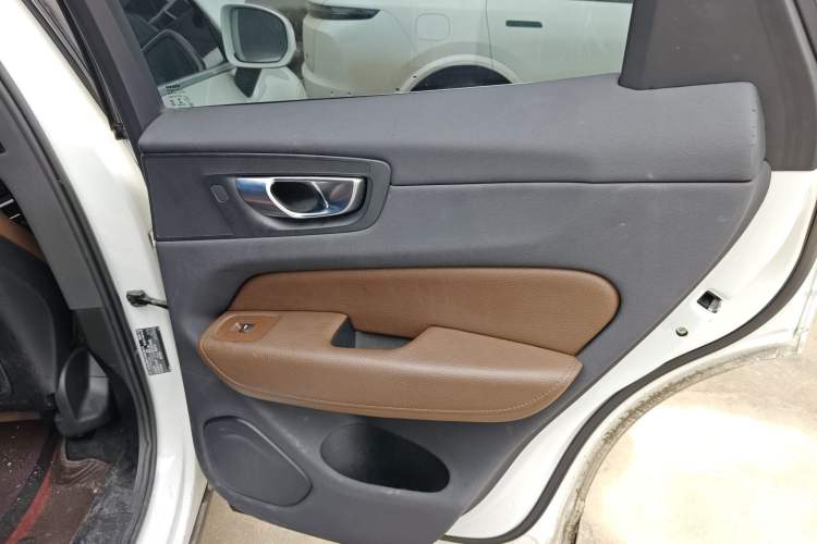 Used Volvo XC60 2021 T5 4x4 Smart Luxury Edition
