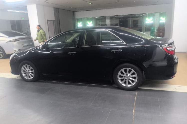 Used Toyota Camry 2015 2.0E Elite Edition
