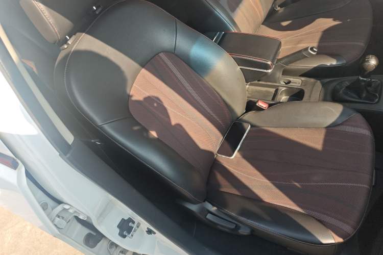 Used Chevrolet Sail 2013 Sedan 1.2L Manual Fashionable Happiness Edition
