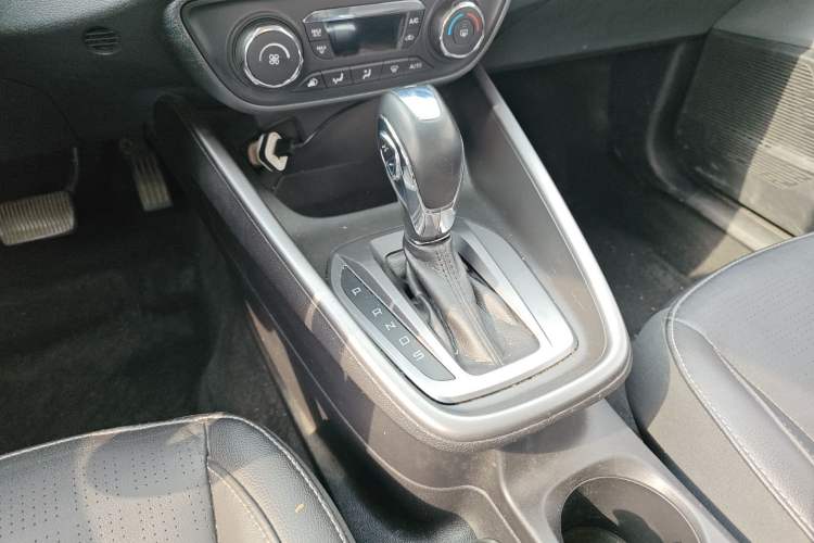 Used Ford Escort 2015 1.5L Automatic Fashion Model
