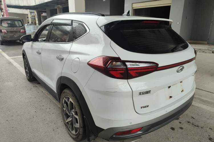 Used Hyundai Tucson 2019 280TGDi Dual-Clutch Two-Wheel Drive Fashion Edition China VI Standard