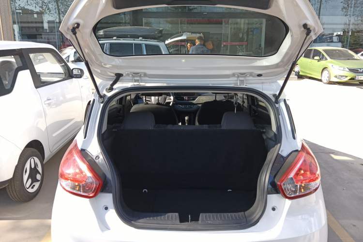 Used Baojun 310 2016 1.2L manual Comfort trim level