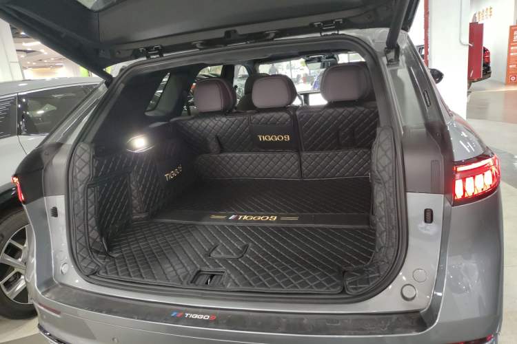 Used Chery Tiggo 9 2025 2.0T Automatic Two-Wheel Drive Luxury Edition 5 Seats
