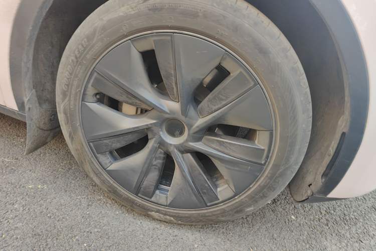 Used Tesla Model Y 2024 Rear-Wheel-Drive Version
