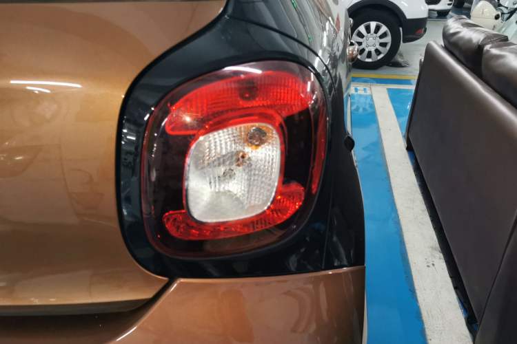 Used  forfour 2016 1.0L 52 kW Passion Edition