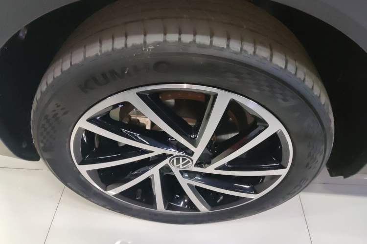 Used Volkswagen T-ROC 2023 300TSI DSG Two-Wheel Drive Starlight Edition