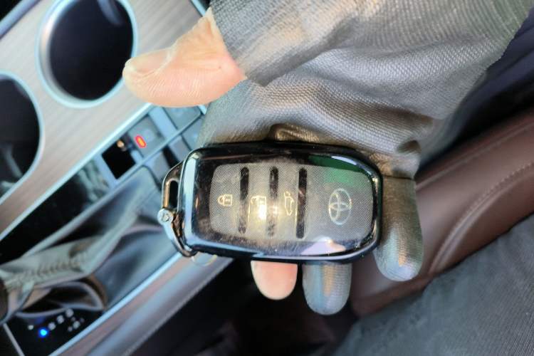 Used Toyota Sienna 2023 2.5L Hybrid Comfort Edition
