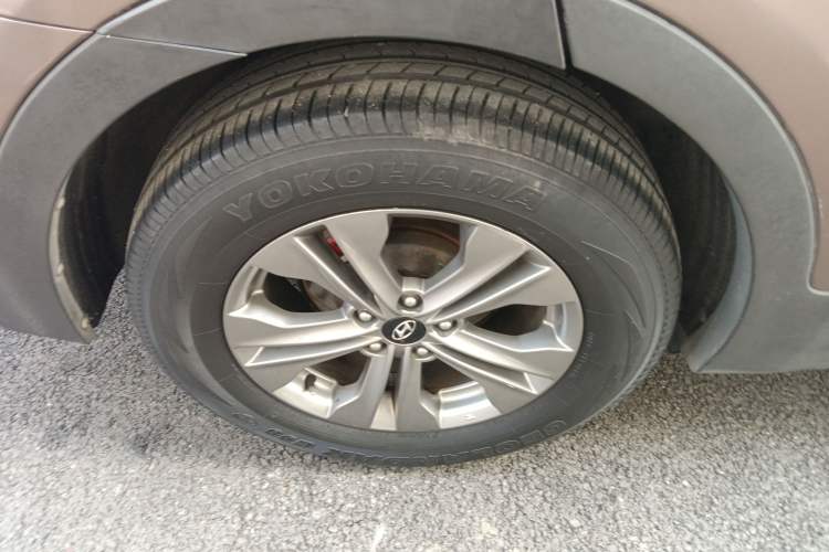 Used Hyundai Santa Fe 2013 2.4L Automatic Two-Wheel Drive Smart Version
