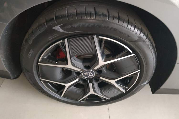 Used BYD Han 2022 EV Genesis Edition 715 km Front-Wheel-Drive Flagship Model
