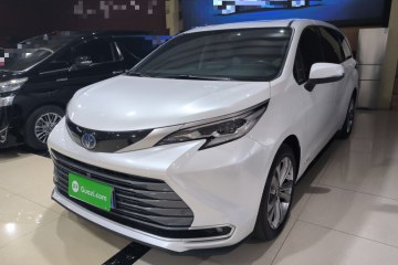 Used Toyota Sienna 2023 2.5L Hybrid Deluxe Edition