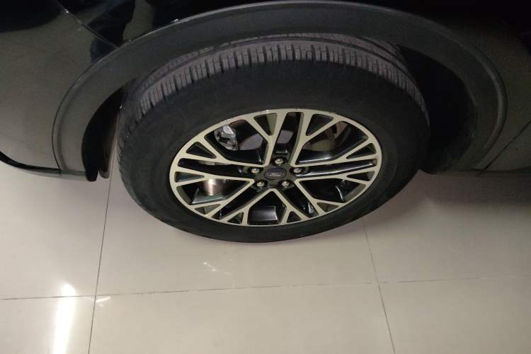 Used Ford Escape 2020 EcoBoost 245 Two-Wheel-Drive Titanium Edition
