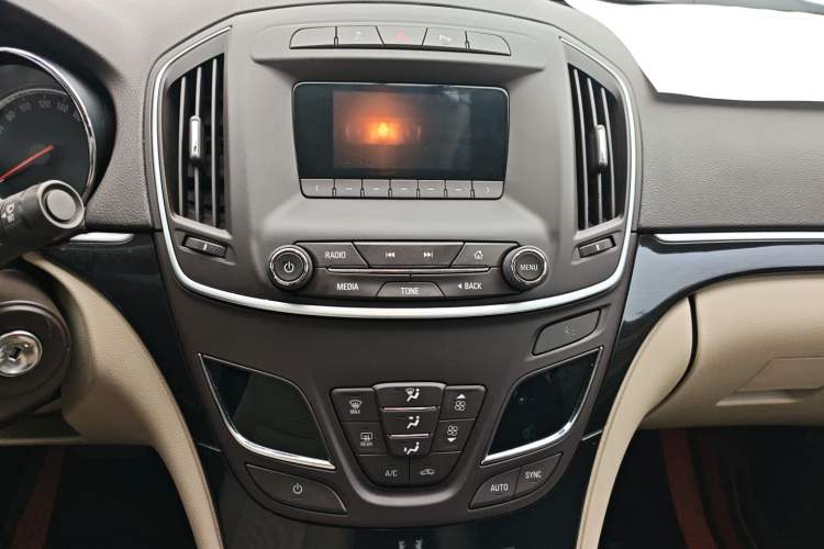 Used Buick Regal 2015 2.0L Leading Fashion Edition
