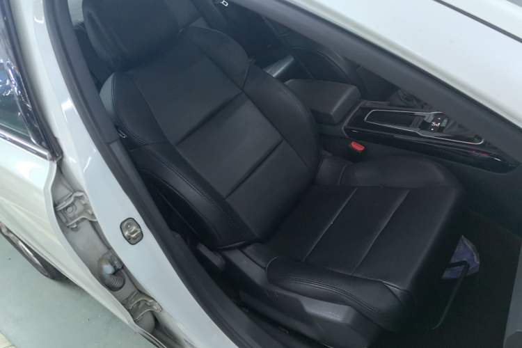 Used Peugeot 508 2013 2.0L 2nd Anniversary Edition with Automatic Sunroof – Classic Version
