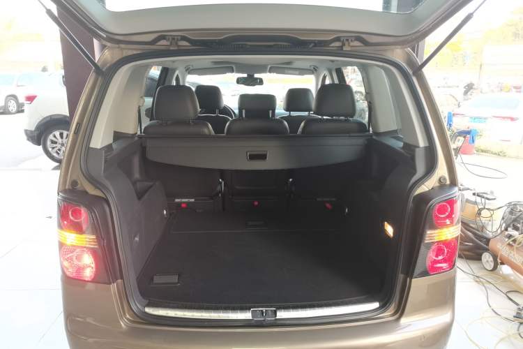 Used Volkswagen Touran 2015 1.4T DSG Comfort Edition 5 Seats