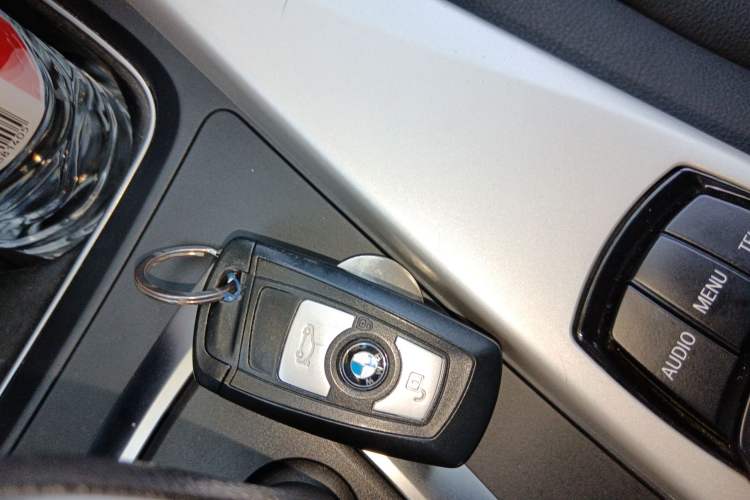 Used BMW 3 Series 2015 320Li Luxury Edition Fashion Model
