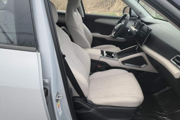 Used BYD Yuan UP 2025 Intelligent Driving Version 401 km Leading Edition
