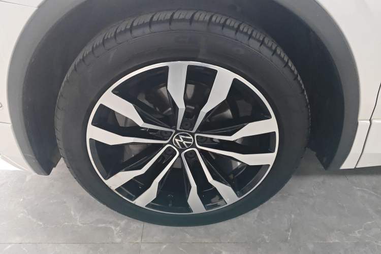 Used Volkswagen Tiguan L 2021 330TSI Automatic Two-Wheel Drive R-Line Enhanced Edition