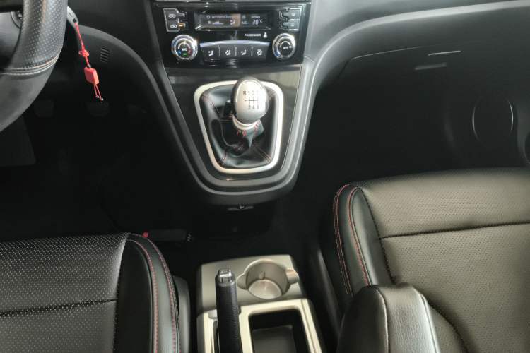 Used Haval H6 2016 Upgraded Model 1.5T Manual Two-Wheel Drive Value Edition
