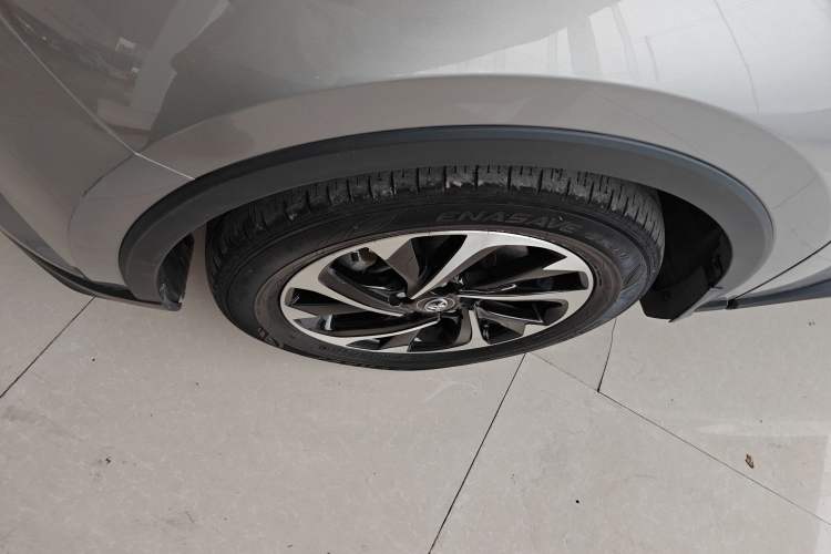 Used Toyota IZOA 2018 2.0L Yichi Version China VI Standard
