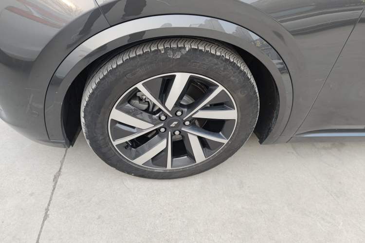 Used Li Auto L8 2023 Pro Model
