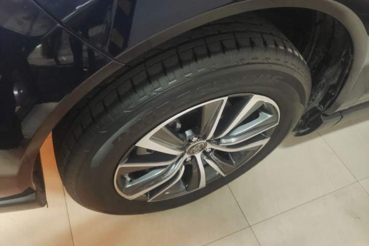 Used Toyota Harrier 2022 2.0L CVT Two-Wheel Drive Deluxe Edition
