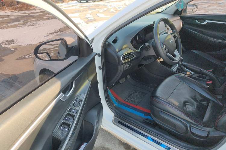 Used Hyundai Celesta 2017 1.6L Automatic Enjoyment Version GLS