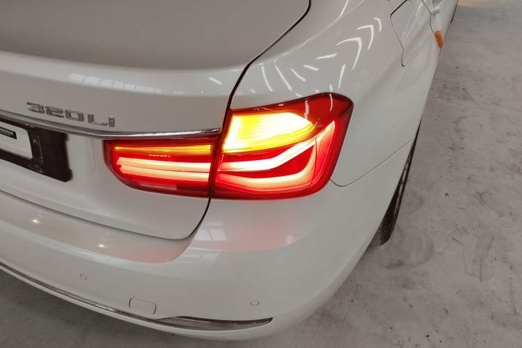 Used BMW 3 Series 2016 320Li Luxury Design Package
