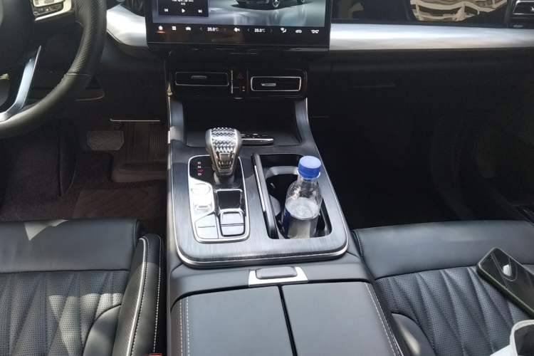 Used GAC Trumpchi GS8 2022 Flagship Series 2.0 TGDI Two-Wheel-Drive Prestige Edition (7 Seats)
