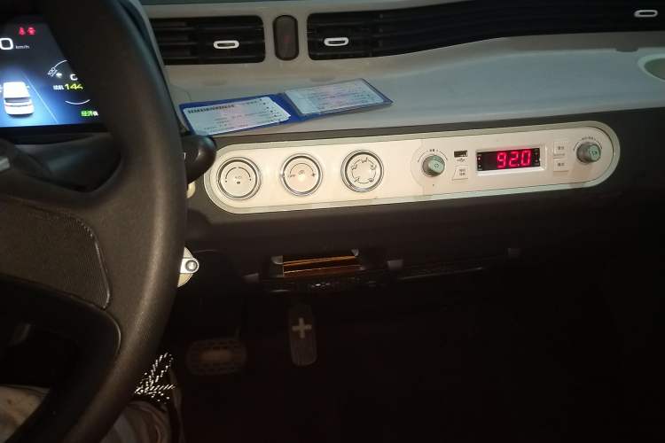 Used Wuling Hongguang MINIEV 2022 Macaron Premium Model – Lithium Ternary Battery
