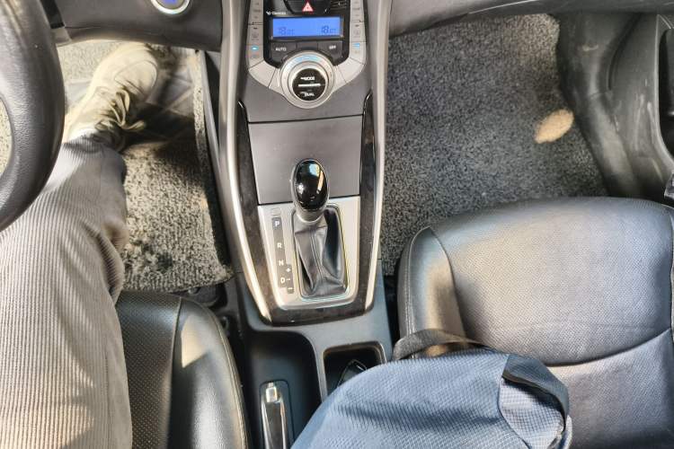 Used Hyundai Elantra 2015 1.6L Automatic Luxury Model
