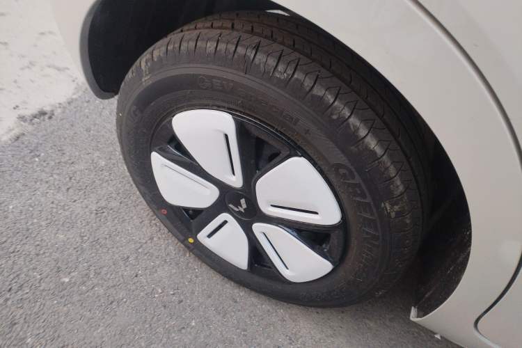 Used Wuling Hongguang MINIEV 2025 Four-Door Version Advanced Edition
